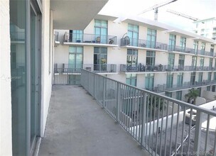 2100 Van Buren St, Unit 407 in Hollywood, FL - Building Photo - Building Photo