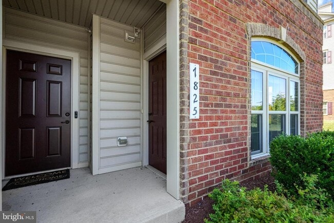 7825 Culloden Crest Ln in Gainesville, VA - Foto de edificio - Building Photo