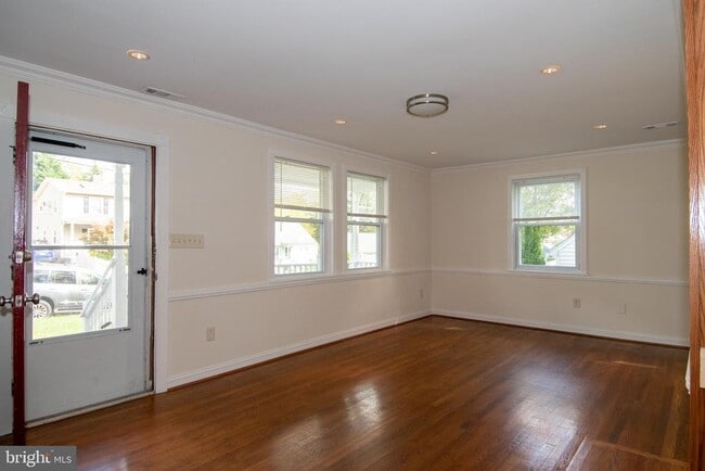 6733 Gouthier Rd in Falls Church, VA - Building Photo - Building Photo