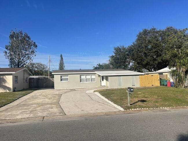 2684 Pepper Ave in Melbourne, FL - Building Photo - Building Photo
