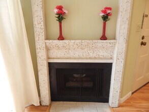 584 W Huntington Dr in Arcadia, CA - Building Photo - Building Photo