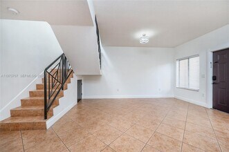 11115 W Okeechobee Rd in Hialeah Gardens, FL - Building Photo - Building Photo