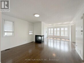 193 Balikun Heights in Ottawa, ON - Building Photo - Building Photo