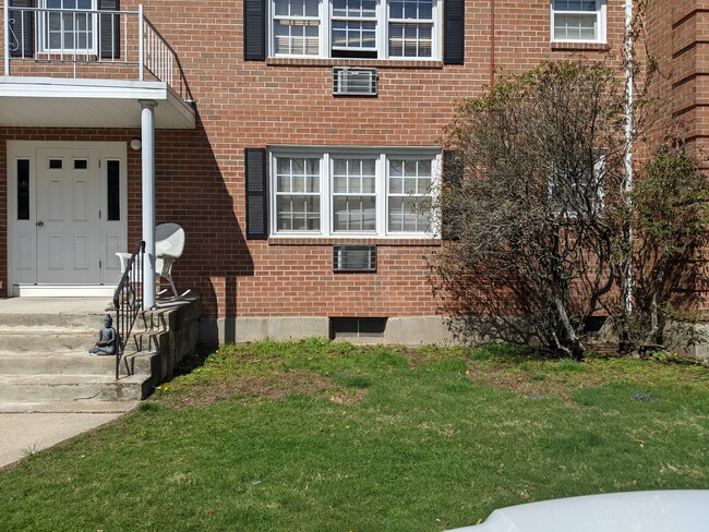 property at 25 Grandview Dr