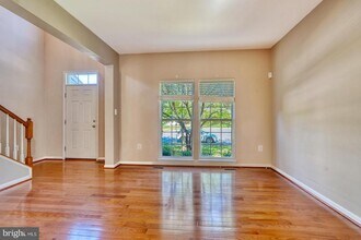 42245 Sweet Ct in Chantilly, VA - Building Photo - Building Photo