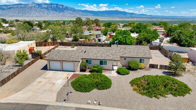204 Veja Baja Dr SE in Rio Rancho, NM - Building Photo - Building Photo