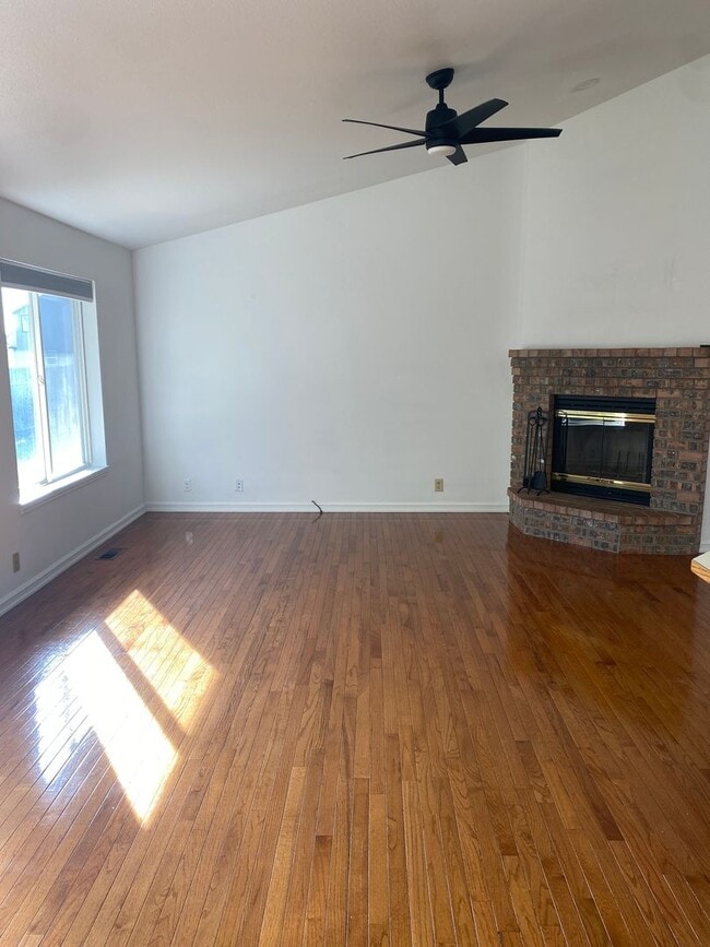property at 4201 Cove W Dr