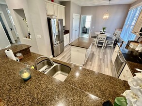 576 Hunts Pointe Dr in Virginia Beach, VA - Building Photo - Building Photo