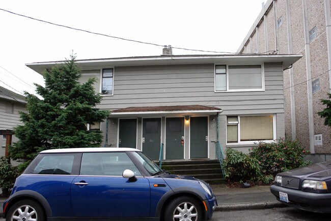 6809 Oswego Pl NE in Seattle, WA - Building Photo - Building Photo