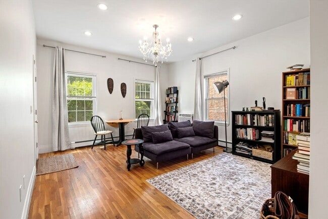 249 Roxbury St, Unit 1 in Boston, MA - Building Photo - Building Photo