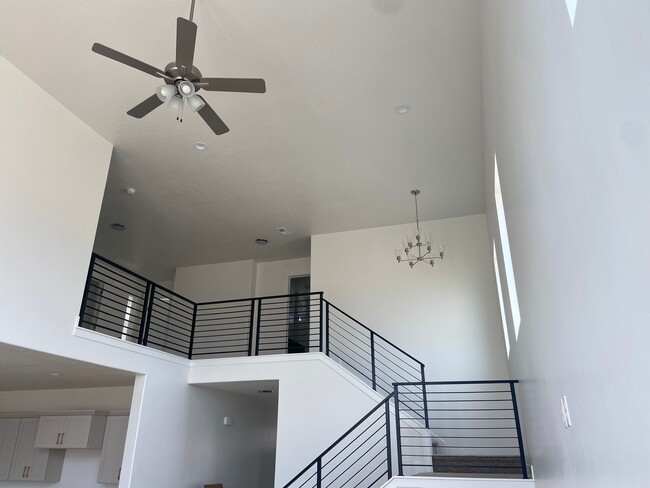 1307 W Quailhill Rd, Unit Whole in Saratoga Springs, UT - Foto de edificio - Building Photo