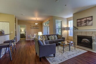 Commons at Verandas in Tanasbourne Apartments in Hillsboro, OR - Building Photo - Building Photo