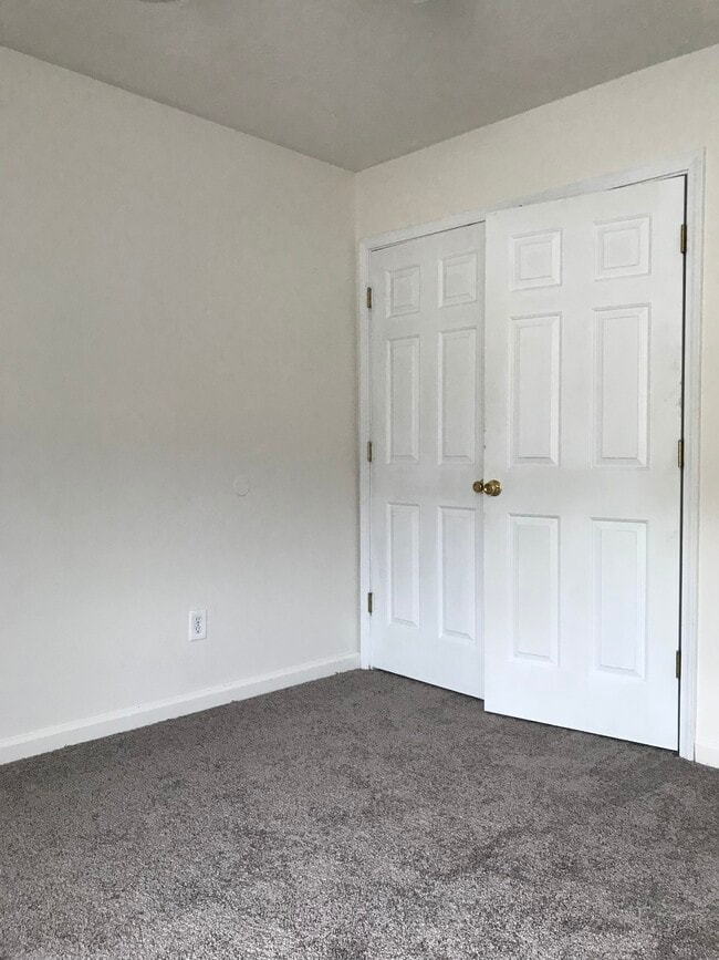 4128 Otter Creek Dr in Amelia, OH - Foto de edificio - Building Photo