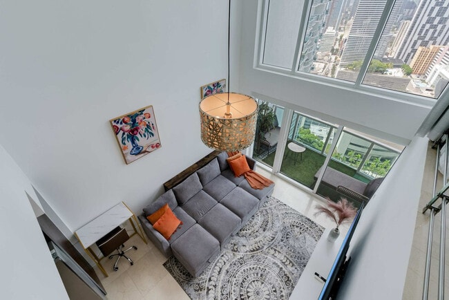 41 SE 5th St in Miami, FL - Building Photo - Building Photo