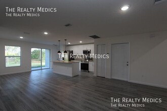 3031 Eldron Blvd SE in Palm Bay, FL - Building Photo - Building Photo