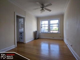 1160 N Dearborn St, Unit 415 in Chicago, IL - Building Photo