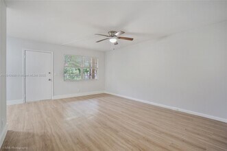 200 SW 132nd Way in Pembroke Pines, FL - Building Photo - Building Photo
