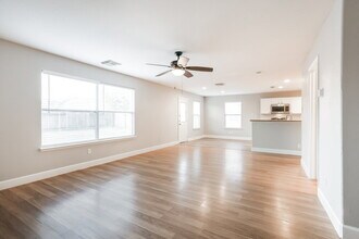 8715 Sunset Pond Dr in Tomball, TX - Building Photo - Building Photo
