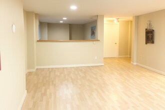 Lakecrest in Seattle, WA - Building Photo - Building Photo