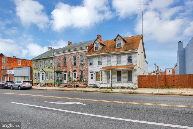 142 Baltimore St in Hanover, PA - Building Photo - Building Photo