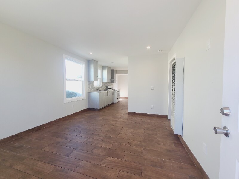 1413 E 53rd St in Los Angeles, CA - Building Photo