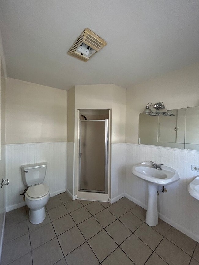 property at 813 Captain Shreve Dr