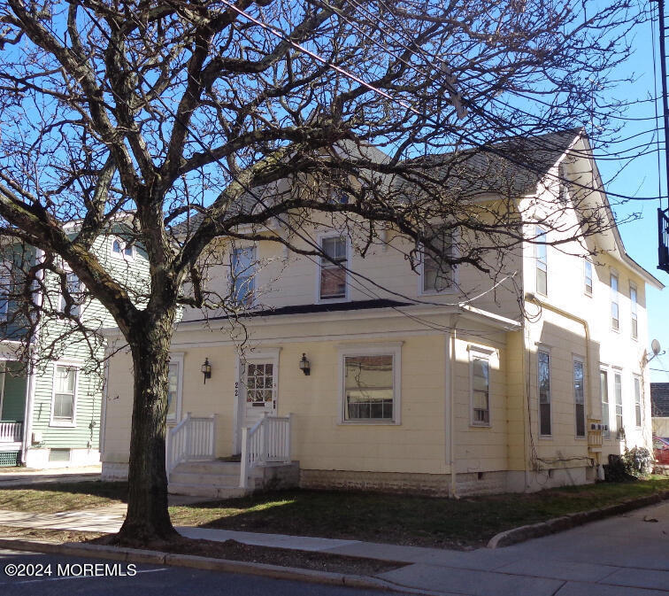 22 Wallace St in Red Bank, NJ - Building Photo