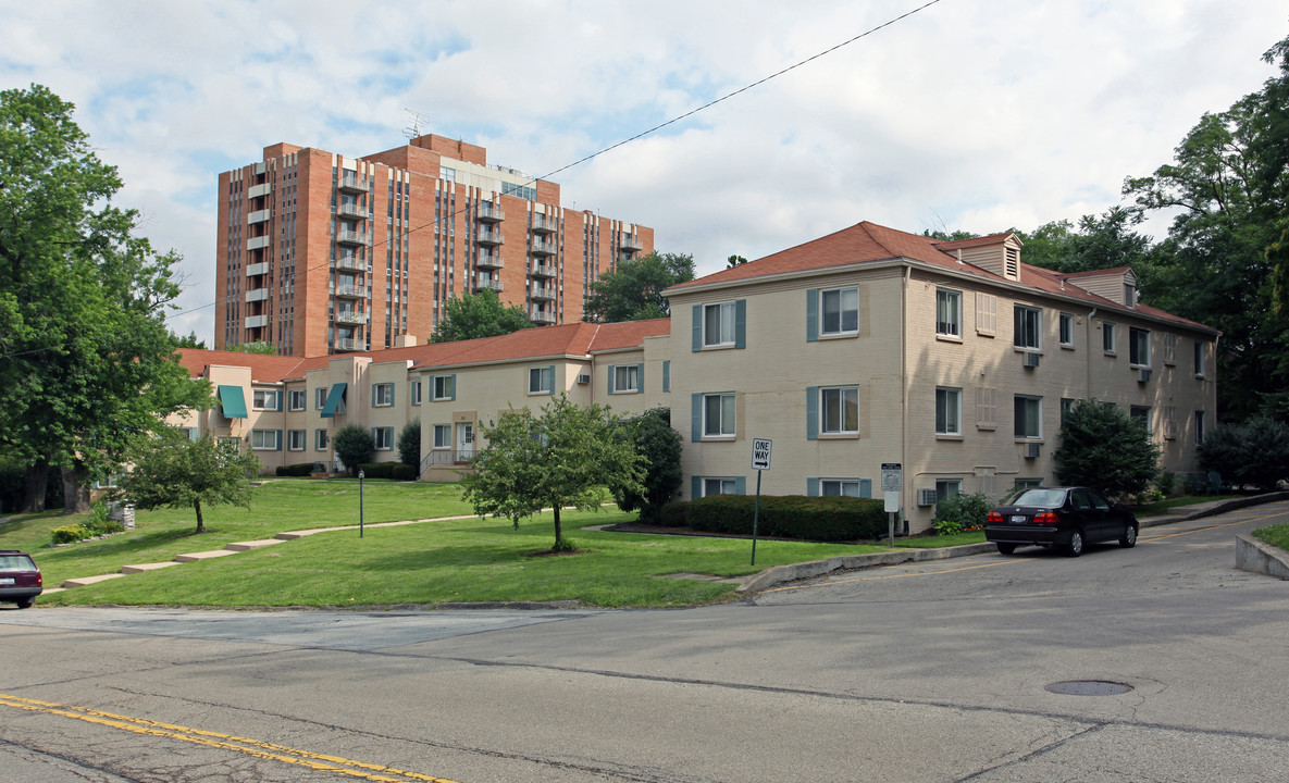 Hillside Village in Dayton, OH - Building Photo