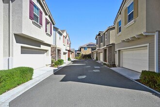 2164 Karen Pl in Rohnert Park, CA - Building Photo - Building Photo