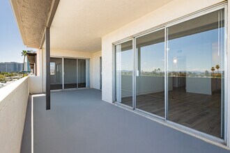 Courtyard 525 Apartments in Las Vegas, NV - Foto de edificio - Building Photo