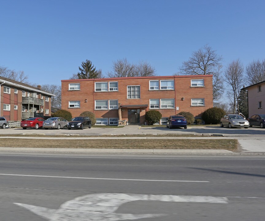 262 Cedar St in Cambridge, ON - Building Photo