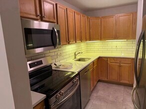 750 Brookside Dr in Andover, MA - Building Photo - Building Photo