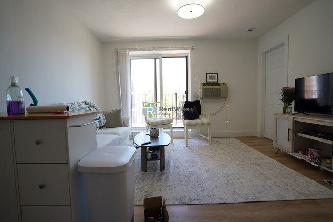 745 E 6th St in Boston, MA - Building Photo - Building Photo