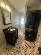 729 E Hunter Ave in Bloomington, IN - Foto de edificio - Building Photo