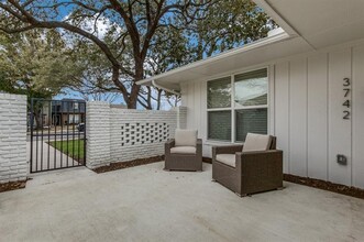 3742 Weeburn Dr in Dallas, TX - Building Photo - Building Photo