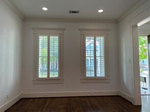 216 W 24th St in Houston, TX - Foto de edificio - Building Photo