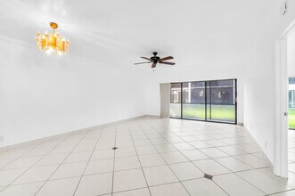 153 W Laurel Dr in Margate, FL - Building Photo - Building Photo