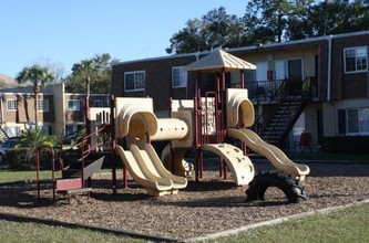 Park Pointe Apartments in Tampa, FL - Building Photo - Building Photo