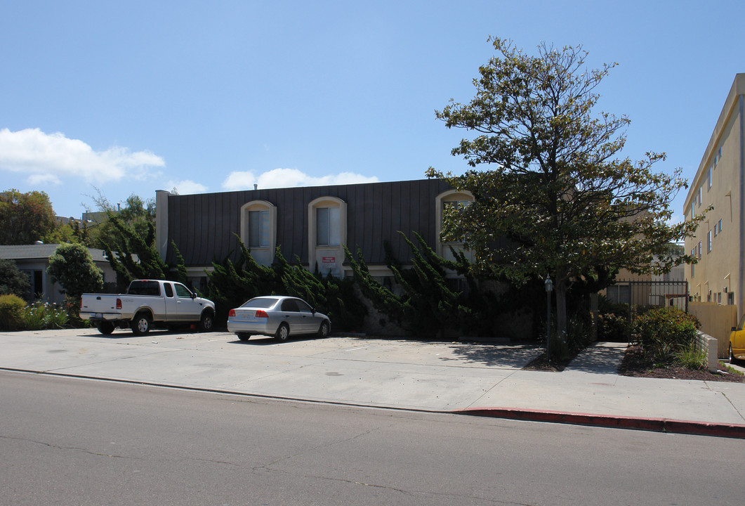 1125 Hornblend St in San Diego, CA - Foto de edificio