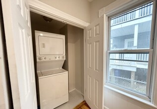 12 Buttonwood St, Unit 1 in Boston, MA - Building Photo - Building Photo