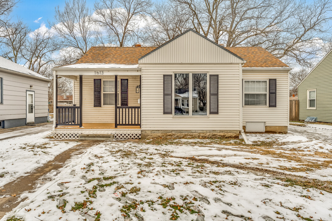 1613 N Burns Ave in Wichita, KS - Building Photo