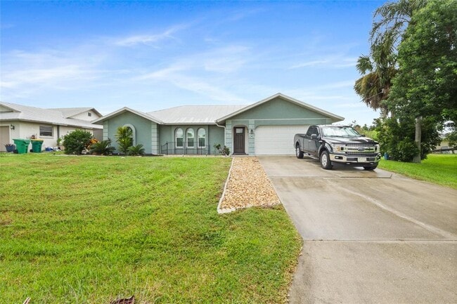 27401 Voyageur Dr in Punta Gorda, FL - Building Photo - Building Photo