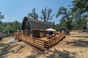 19220 Pleasantview Dr in Groveland, CA - Building Photo