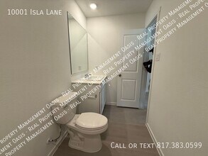 10001 Isla Ln in Crowley, TX - Building Photo - Building Photo
