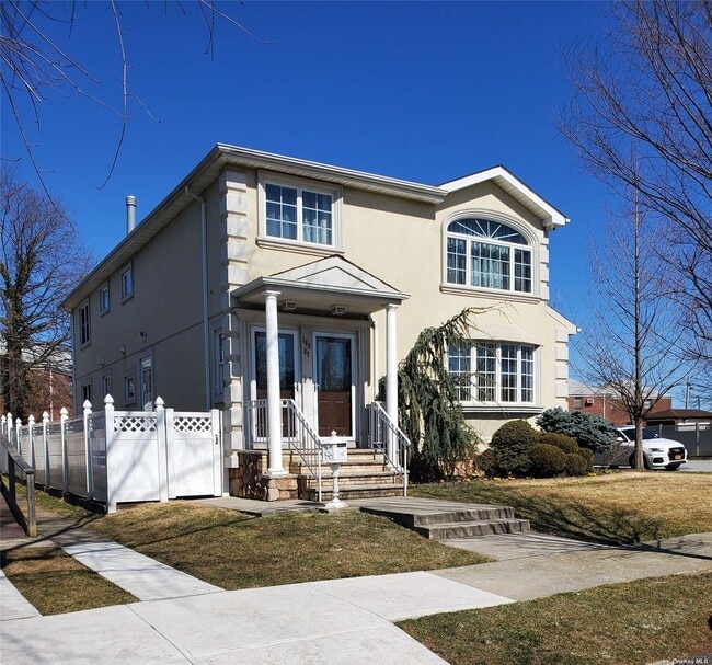 16067 19th Ave, Unit #1 in Whitestone, NY - Building Photo - Building Photo