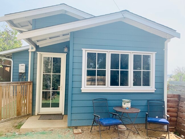4036 Loma Vista Ave in Oakland, CA - Building Photo - Building Photo