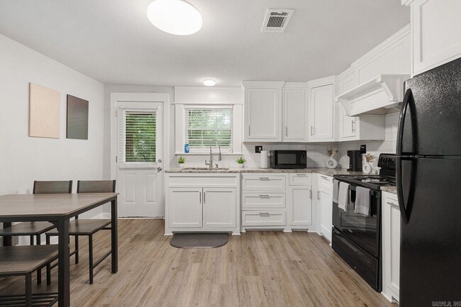 2017 Hairston Ave in Conway, AR - Building Photo - Building Photo