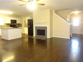 6326 Bright Bloom Ln in Spring, TX - Foto de edificio - Building Photo