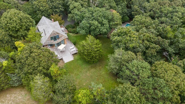 property at 350 Montauk Hwy