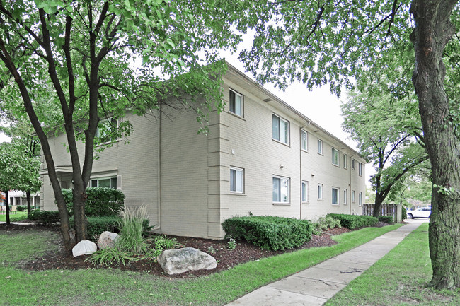 Birmingham Village Condominiums in Birmingham, MI - Foto de edificio - Building Photo